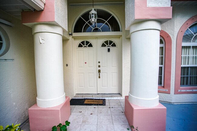 Foto del edificio - 962 SE Breakwater Ave