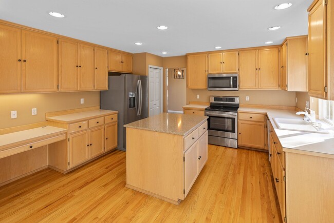 Building Photo - Si View Neighborhood 4 bedroom 2.5 bath oasis