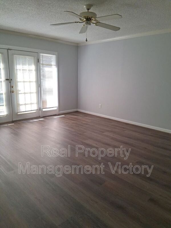 Foto del edificio - 3439 Wildewood Dr