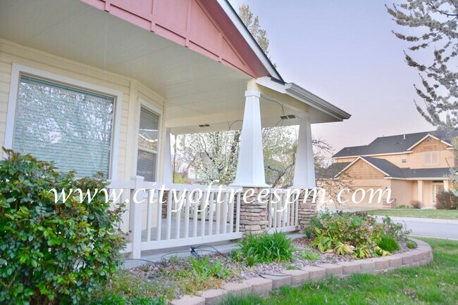 Building Photo - 4 br, 2.5 bath House - 3562 E Mackay Dr