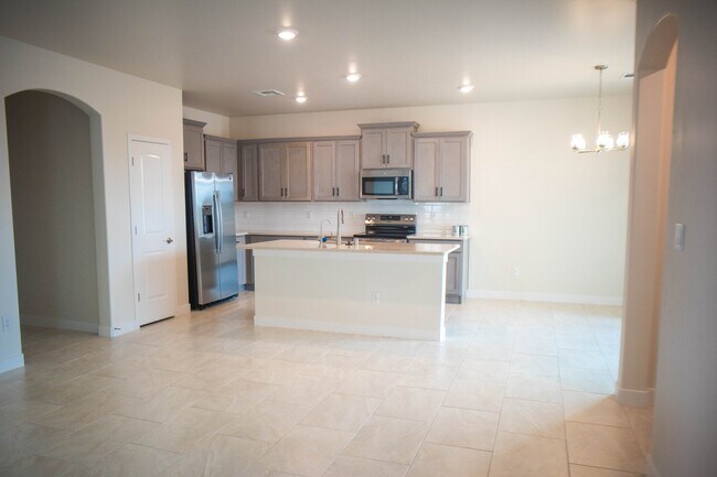 Building Photo - 3007 San Jenaro Dr