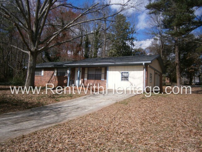 Foto del edificio - GREAT BRICK RANCH HOME / OPEN FLOOR PLAN 2...