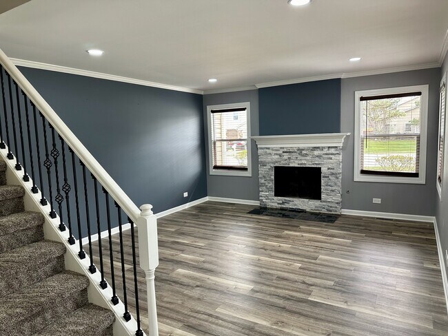 Building Photo - 890 Colony Lake Dr