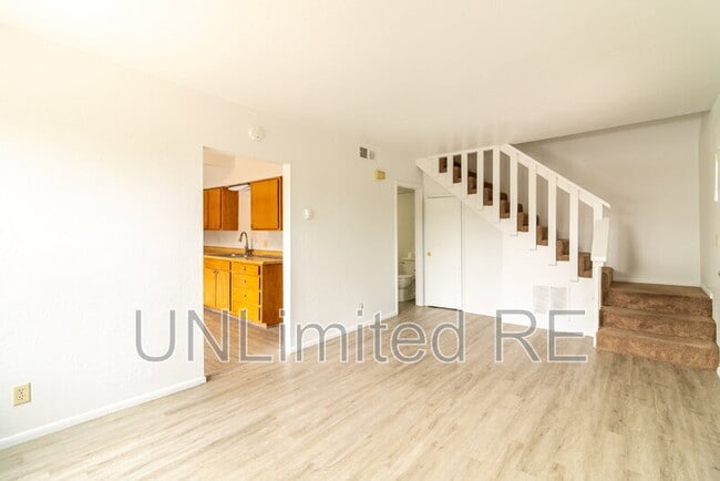 Foto del edificio - 611 W Grand Canyon Ave