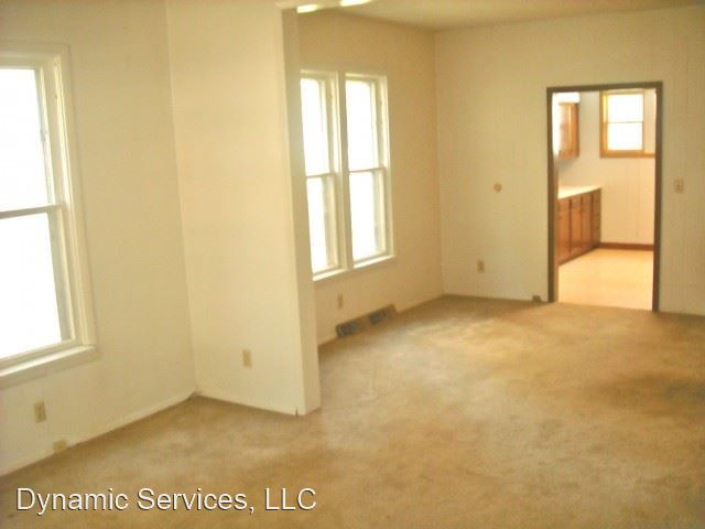 Building Photo - 813-815 S Summit Ave