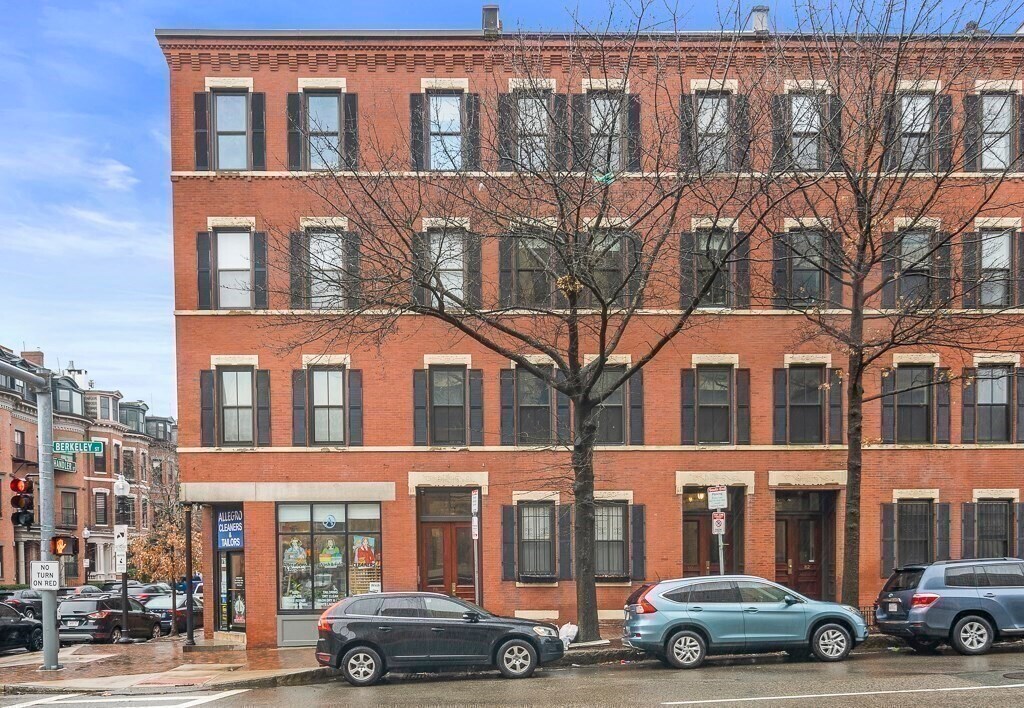 Primary Photo - 78 Berkeley St