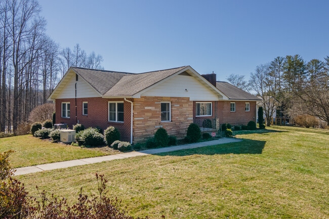 Photo - 443 Selica Rd House
