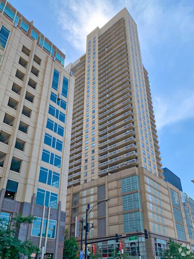 Building Photo - 545 N Dearborn St