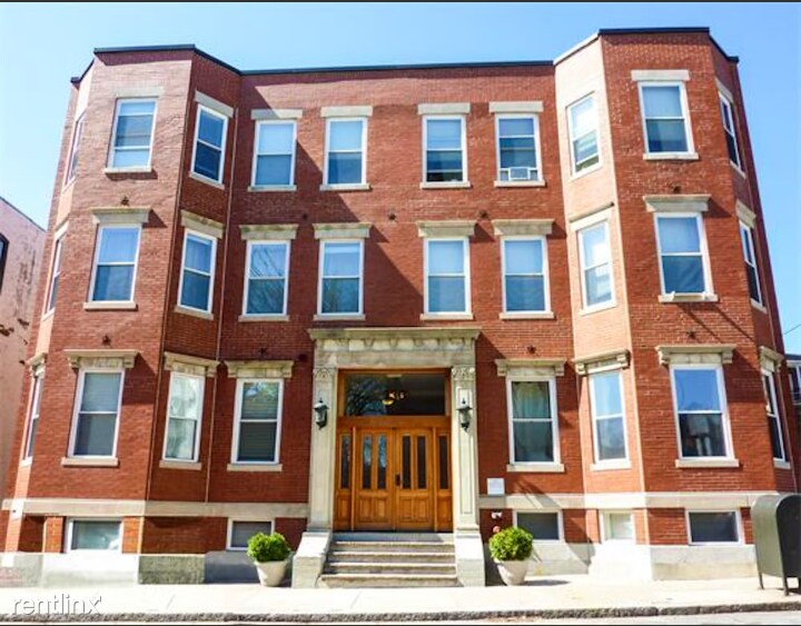 Building Photo - Studio, 1 bath Condo - 330 Summit Ave Unit...