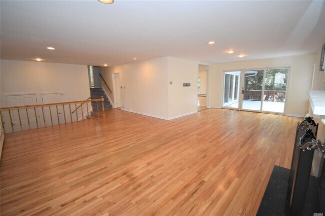Building Photo - 165 Cold Spring Rd