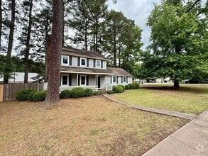 Building Photo - 1603 Woodland Dr