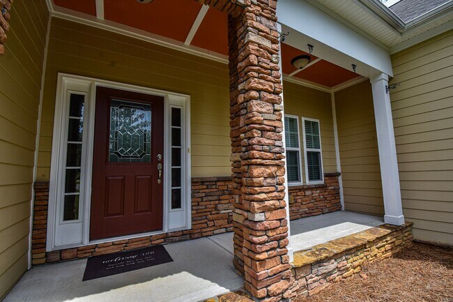 Foto del edificio - 4 Bedroom 2 Bathroom Home in Anderson Creek