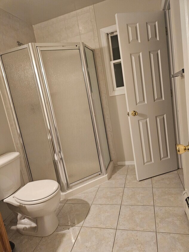 Building Photo - 260 N Broome Ave