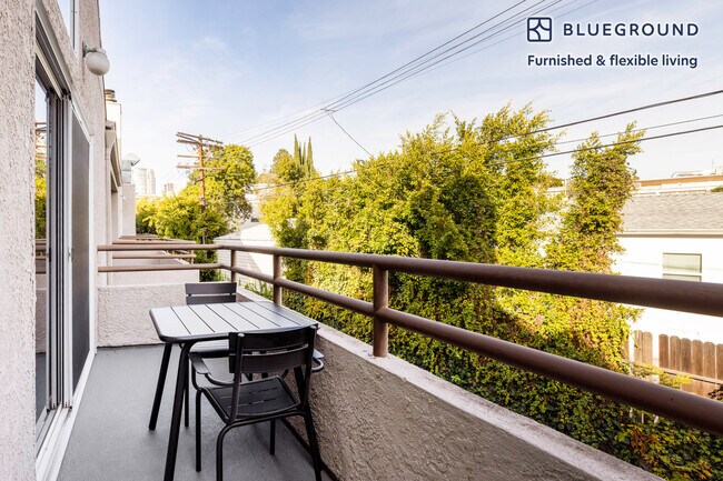 Foto del edificio - 1626 Malcolm Ave