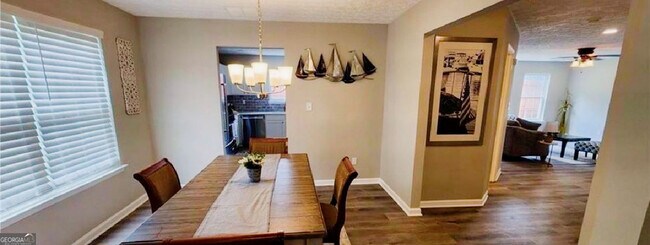 Foto del edificio - 1133 Hawthorn Ln