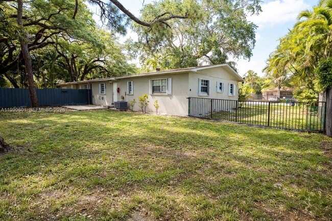 Building Photo - 1762 NE 145th St