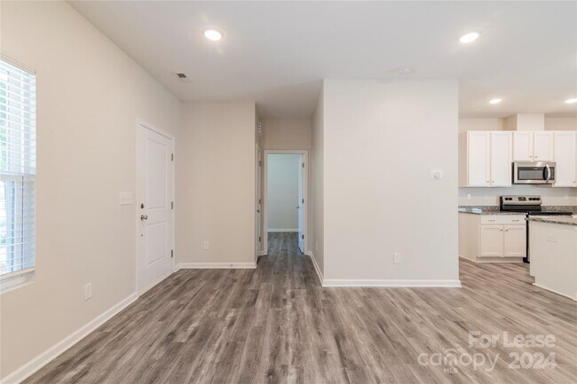 Building Photo - 2021 Gilbert St