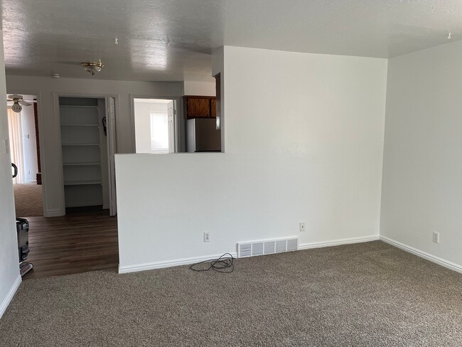 Building Photo - 2894 S 625 W