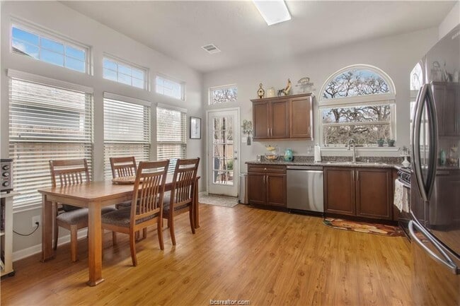 Building Photo - 15416 Baker Meadow Loop
