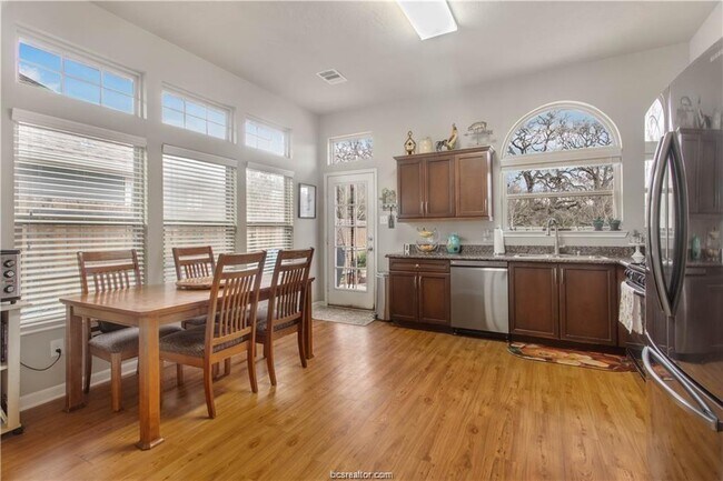 Foto del edificio - 15416 Baker Meadow Loop