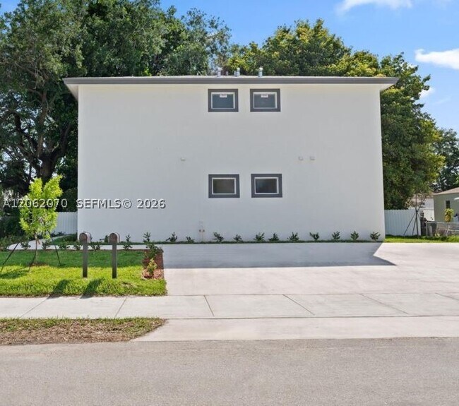 Building Photo - 2540 NW 51st St