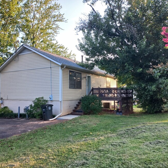 Building Photo - 1028 Long Meadows Dr