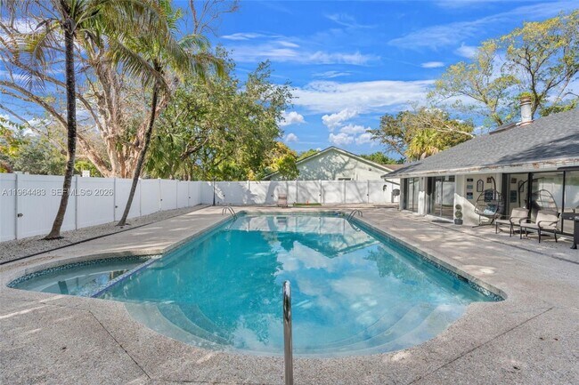 Photo - 501 NW 78th Way House