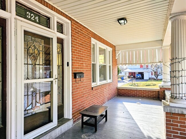 Building Photo - 324 S Broad St