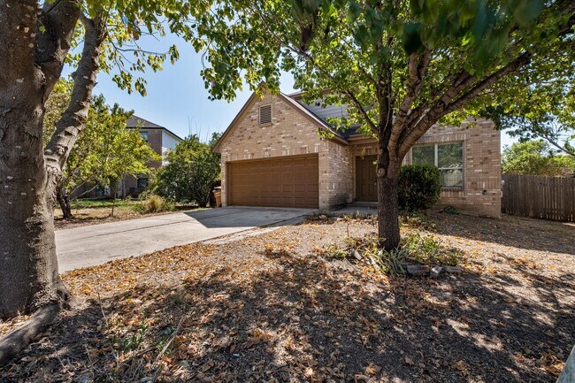 Foto del edificio - Spacious 3 Bedroom, 2.5 Bath 2 Story Home ...