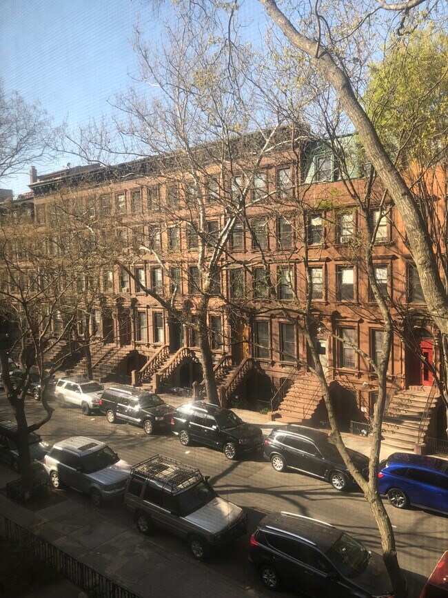Foto del edificio - 34 W 130th St