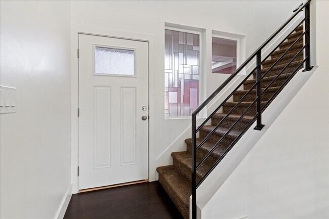 Building Photo - 2333 S Long Dr