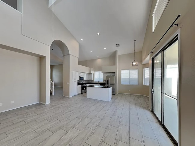 Building Photo - 8786 W Augusta Ave