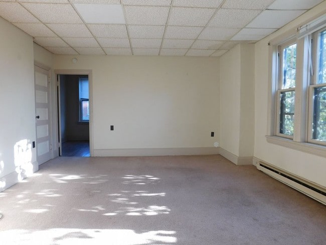 Building Photo - 208 Hamilton St