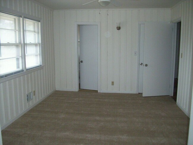Building Photo - 137 Stonewall Jackson Drive