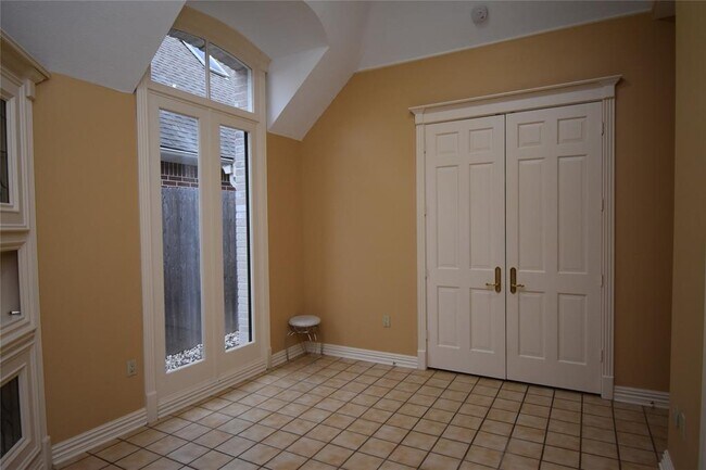 Building Photo - 16630 Manningtree Ln