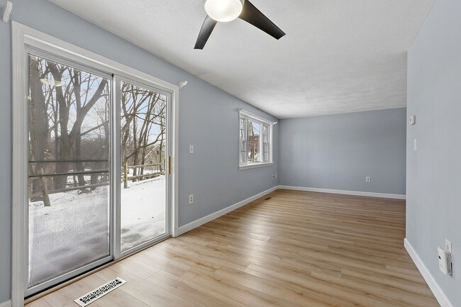 Building Photo - 73 Kennedy Dr