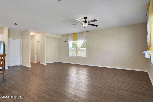 Building Photo - 2351 Oak Stream Dr