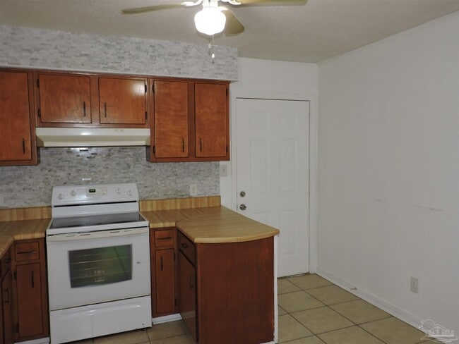 Building Photo - 3155 Patricia Dr