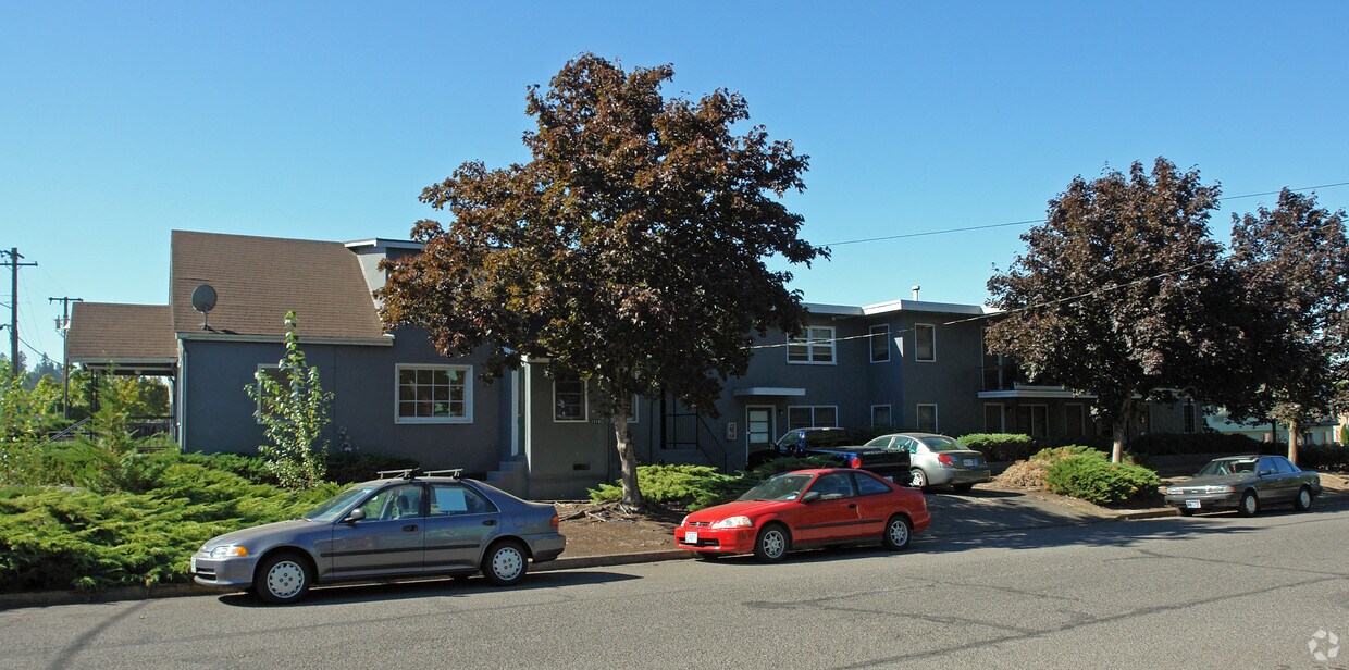Building Photo - 1884 Garden Ave