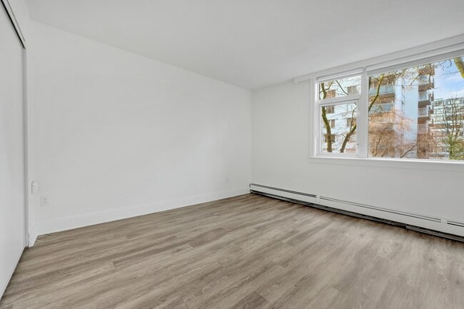 Interior Photo - 1175 Haro Street