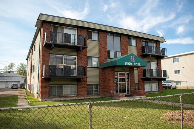 Building Photo - Eastwood Manor Apartments