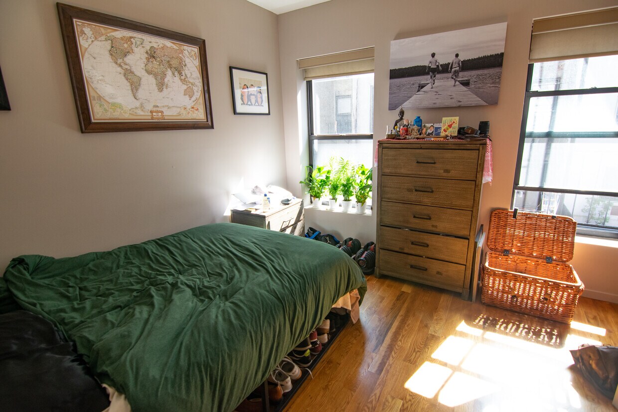 Foto principal - 164 E 112th St