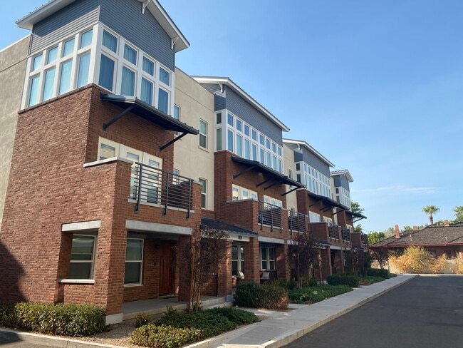 Photo - 808 N 4th Ave Townhome