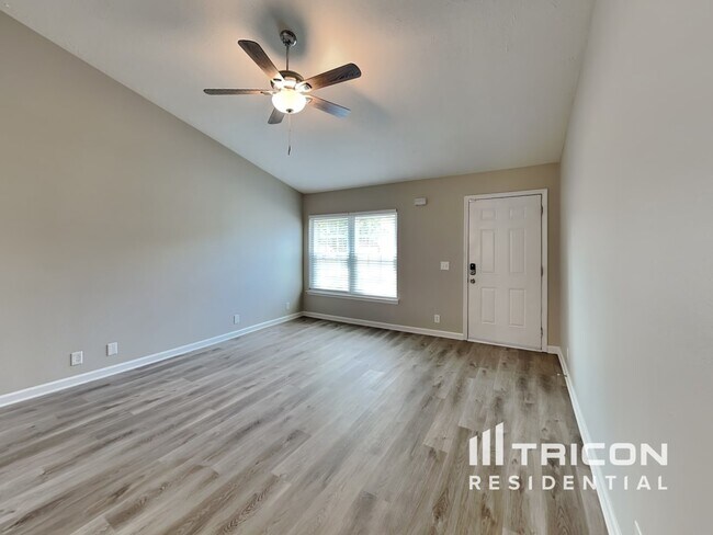 Building Photo - 1003 Tom Hailey Boulevard La Vergne TN