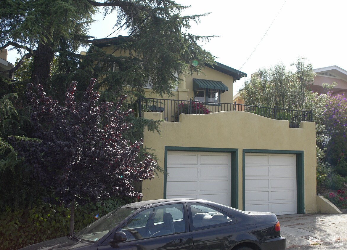 10241026 Elsinore Ave, Oakland, CA 94602 Apartments in Oakland, CA