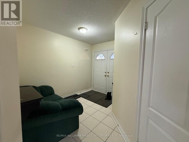 Photo du bâtiment - 40 Chatterson St