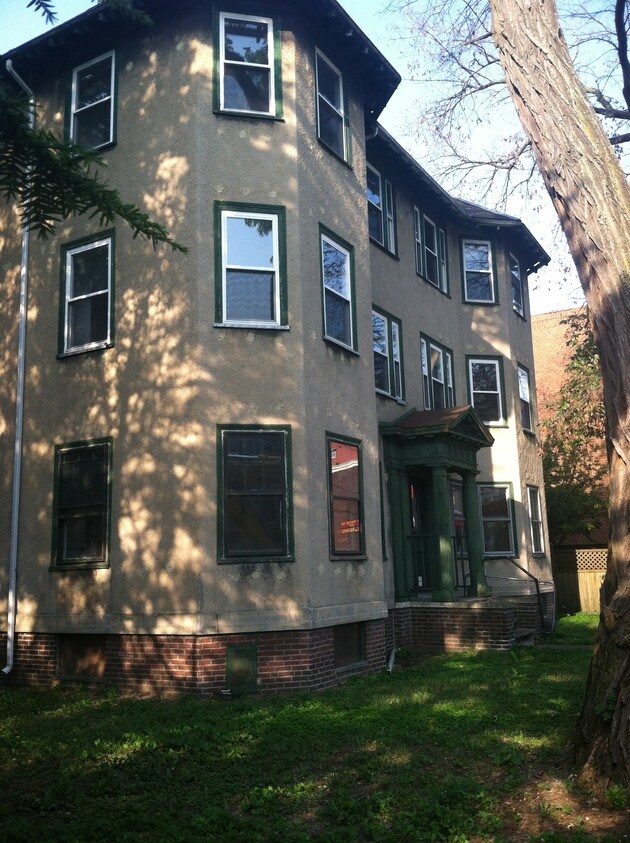 Building Photo - 93 Kirkland St