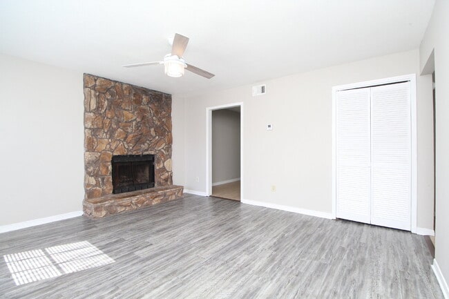 Building Photo - Ground-Floor 2BR Apartment in Prime North ...