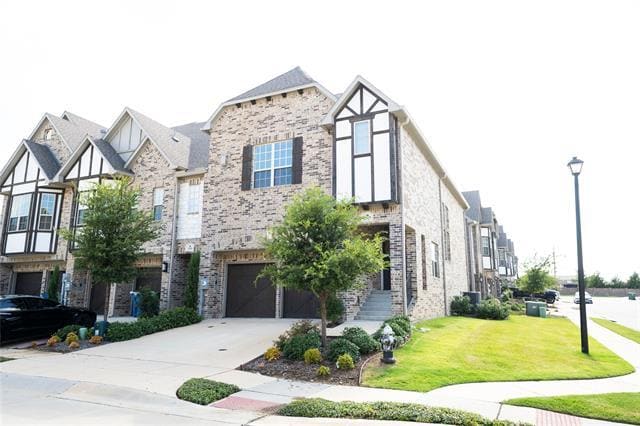 Building Photo - 2317 Southwick Dr
