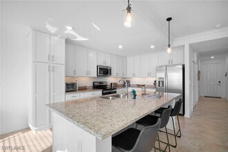 Building Photo - 43030 Greenway Blvd